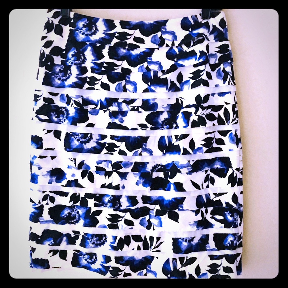 White House Black Market floral skirt, size 6